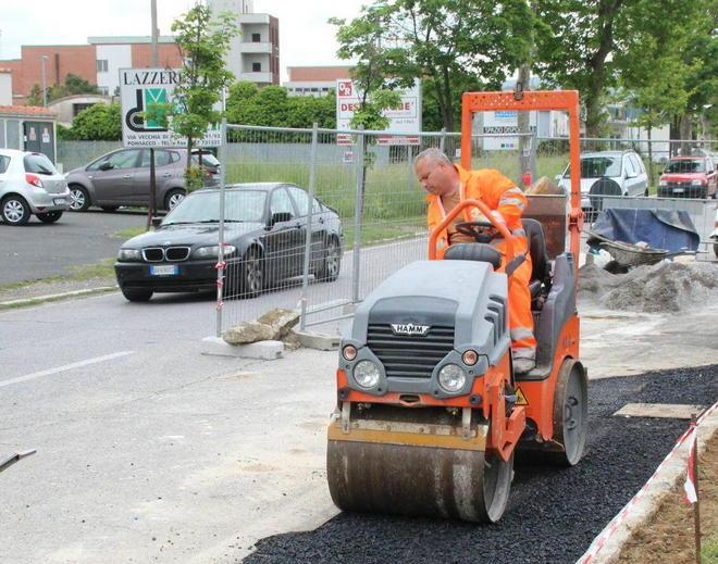Viale Boccaccio, riasfaltatura in corso 