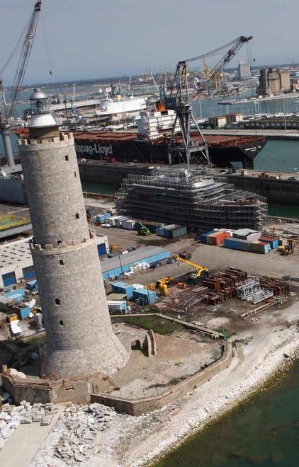 A tavola il gigante, a noi il subappalto 