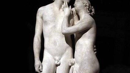 I gessi di Canova brillano sulle casse di imballaggio