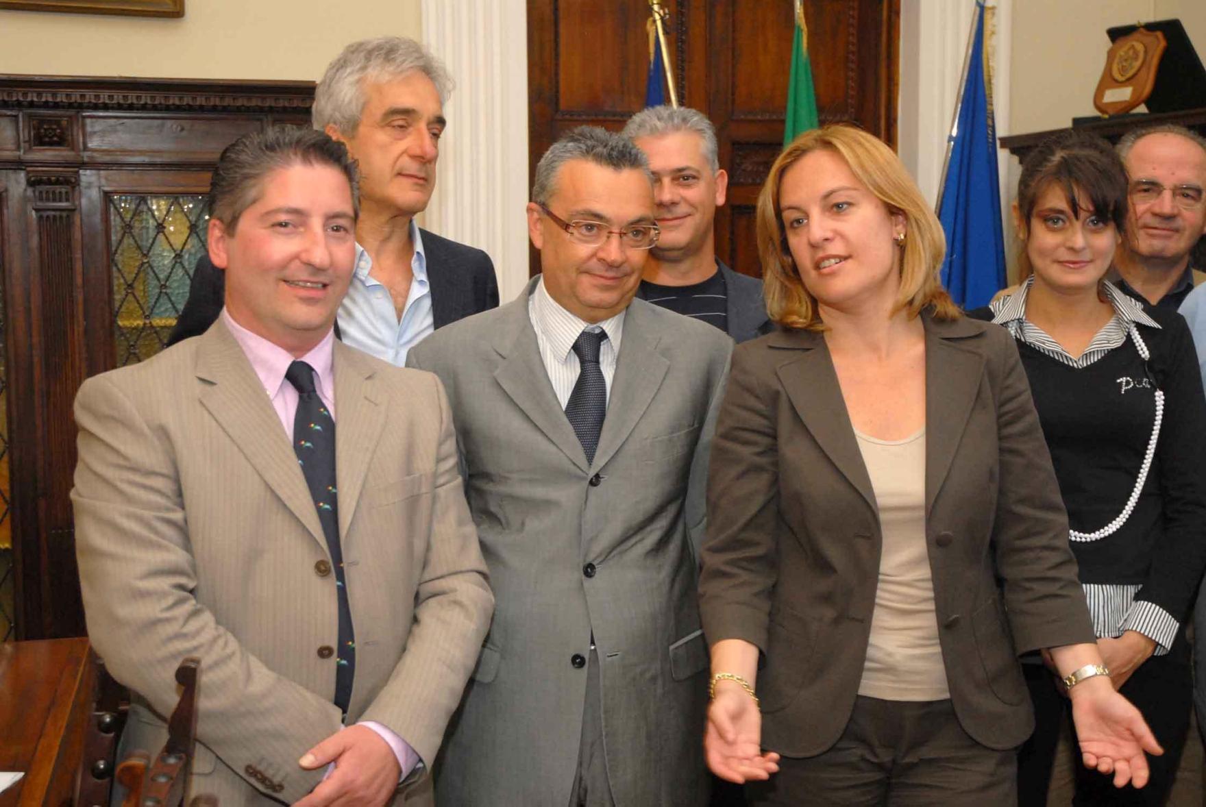 Fratoni impugna le forbici, due assessori in meno 