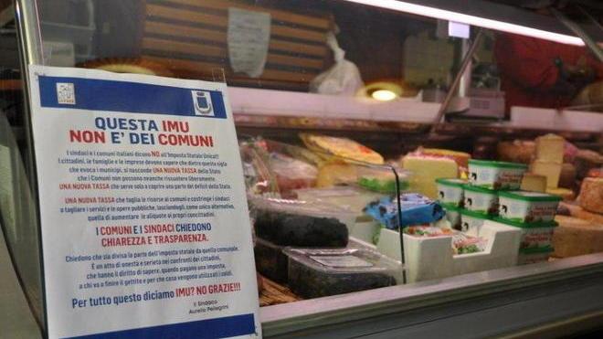 Cartelli per dire no all’Imu in ogni angolo del paese