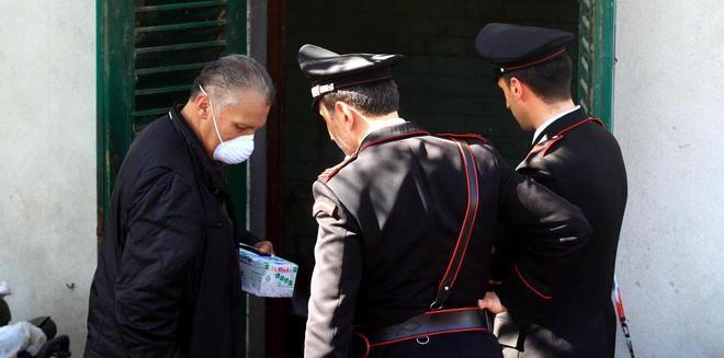 Sparito da due mesi, era morto in casa seppellito dai rifiuti 