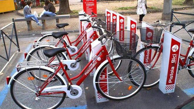 Primi atti vandalici sulle bici del Comune