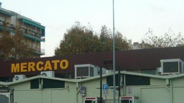 Mercato coperto salvo: per cinque anni