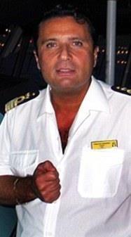 Schettino: «I vetri sono scoppiati e la nave si è inclinata di colpo» 