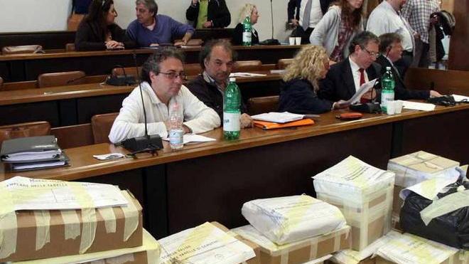 La maggioranza: ma non si tocchino i voti ai singoli partiti