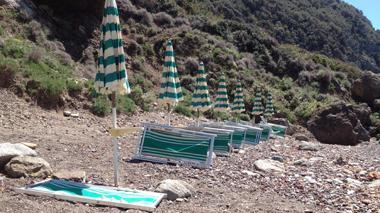 Cala del Leone, i livornesi snobbano l’area privata