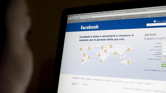 Rubano dai profili Facebook le identità di giovani donne