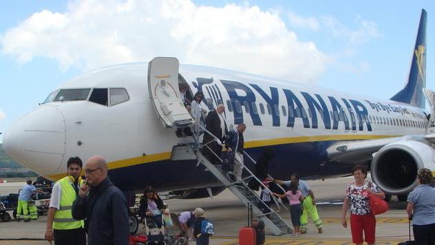 L’Ue contro Ryanair, Alghero rischia grosso 