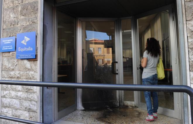 Assalto a Equitalia, 26 persone nel mirino degli inquirenti 