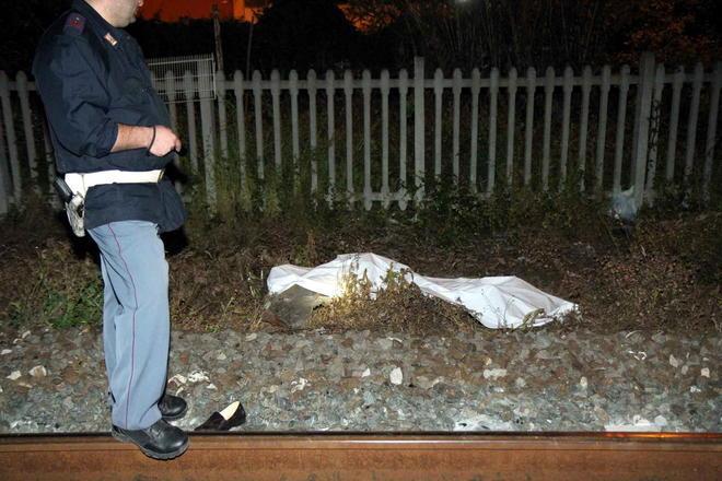 Tragedia sui binari, muore a 71 anni 
