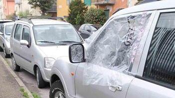 Lotta ai furti su auto denunciati 3 giovani colti in flagranza