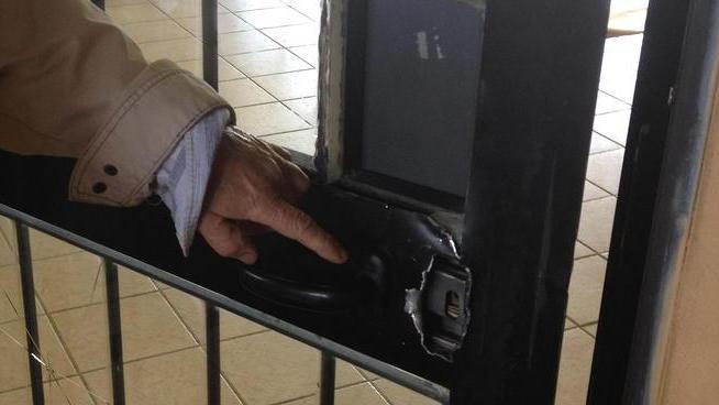 Tentano di rubare i videopoker al Circolo di Pardossi