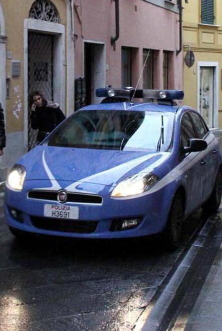 Ingoia coca, marocchino arrestato finisce all’ospedale