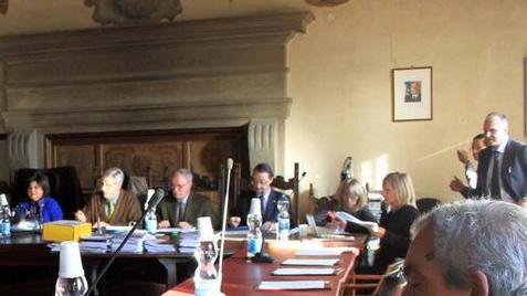 Il sindaco rassicura: «Stipendi e indennità non sono a rischio»