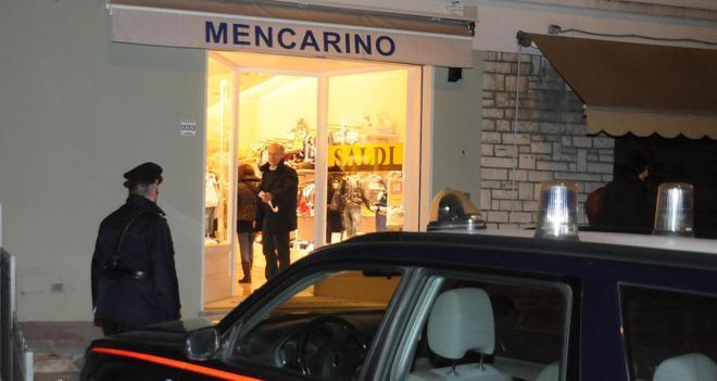 La madre fu uccisa a coltellate lui viene condannato per rapina 