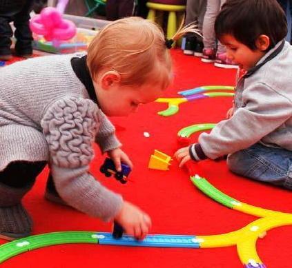 Una città a misura di bambino: giochi in piazza e ludoteca 