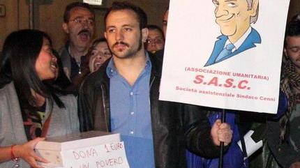 Pentole e fischietti: protesta al Met contro il sindaco