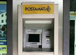 Svuotava il conto della pensionata con il postamat smarrito