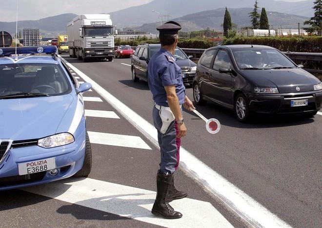 Poggese muore sull'autostrada travolto da un tir 