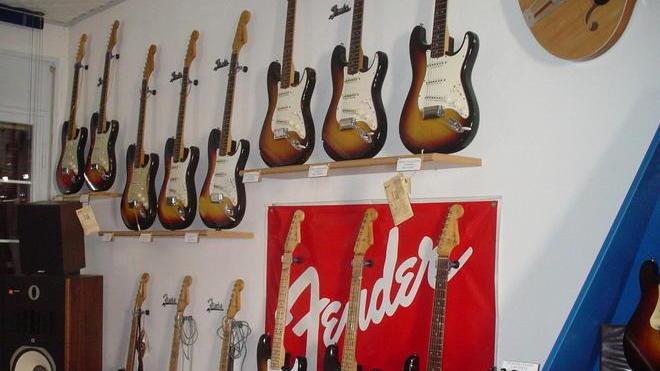 Al Surfer Joe un’esposizione delle magiche chitarre Fender
