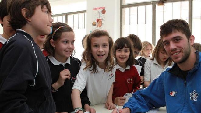 Nicola Benedetti, l’olimpionico incanta i bambini