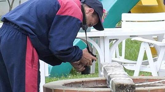 Ispezionato il pozzo nel giardino dei Logli