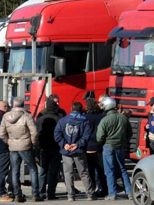 Stop aumenti o chiudiamo Sos dagli autotrasportatori 