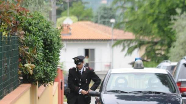 Picchiati e rapinati in casa dai banditi