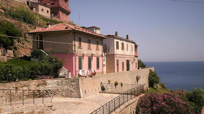 Detenuti come scudo per violare i sigilli