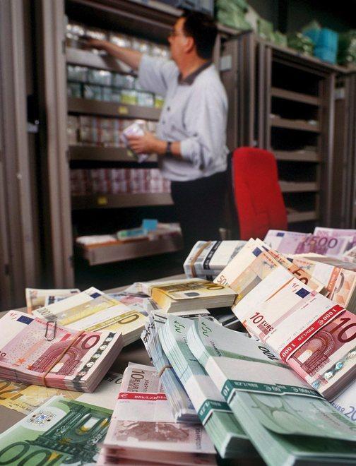 Più soldi nelle banche del circondario 