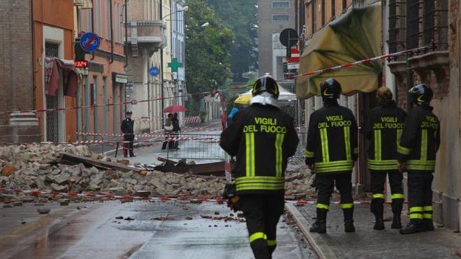 Paura nella notte per le scosse di terremoto