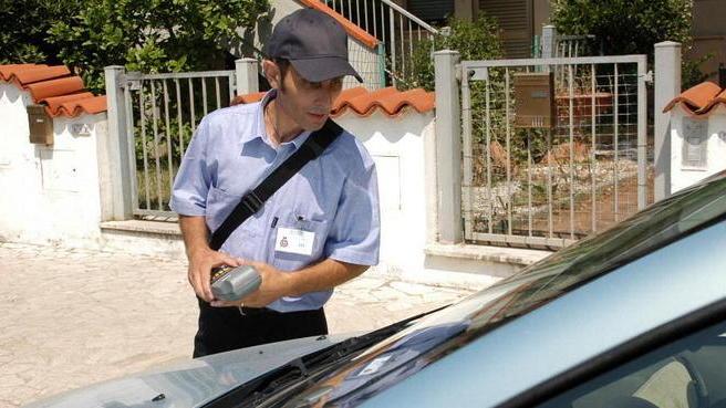 Dal 1º giugno si torna a pagare il parcheggio sul litorale