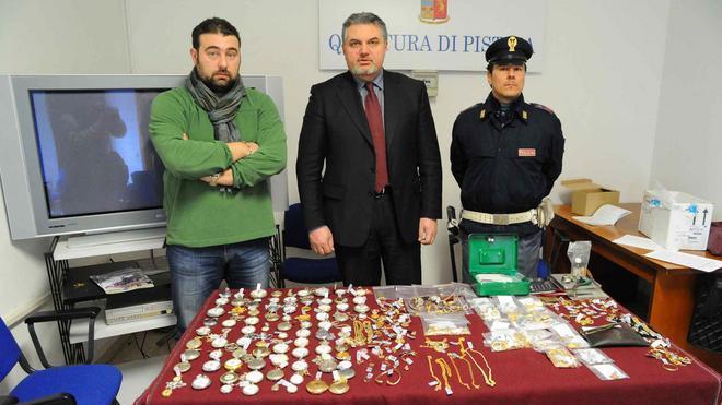 Blitz in cinque campi nomadi, 18 arresti
