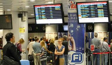 Emergenza su un volo militare, disagi all’aeroporto Galilei 