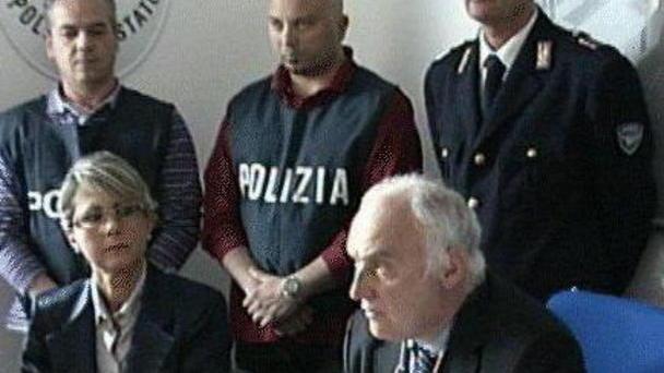 Adescava su Facebook Un ragazzo lo fa scoprire