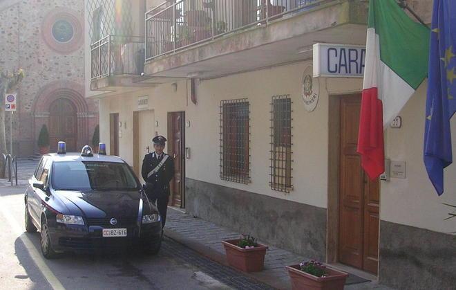 Maltratta la ex, arrestato dai carabinieri 