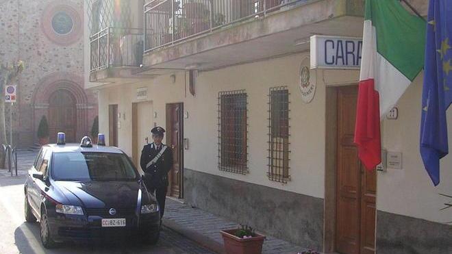 Maltratta la ex, arrestato dai carabinieri
