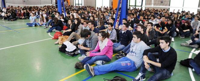 «La scuola va difesa», assemblea al liceo Fermi 