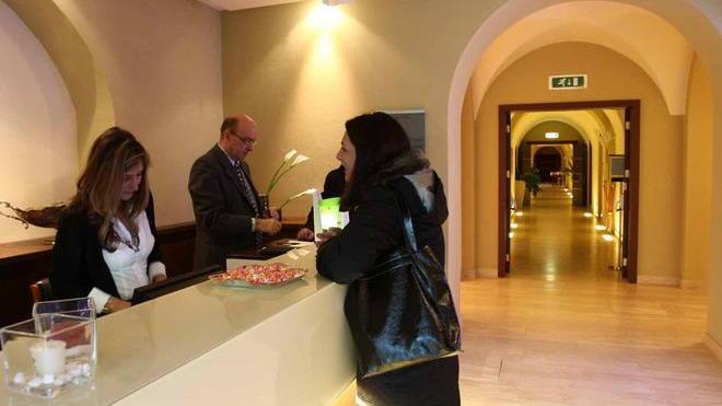 Tassa di soggiorno albergatori in rivolta per il caos-tariffe