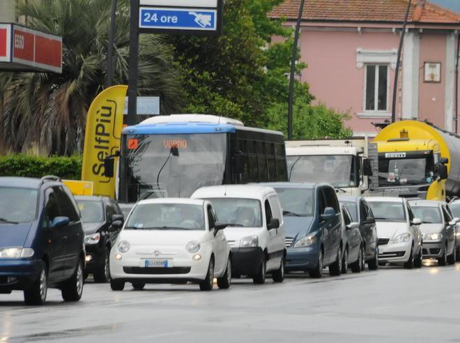 Traffico in tilt sui viali due ore e mezzo bloccati 