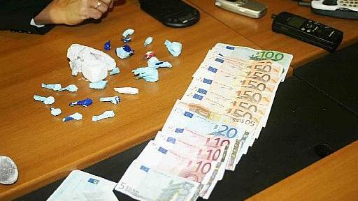 Droga in via Pansa, fermato un tunisino