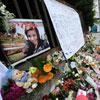 La giunta e i consiglieri a scuola con gli studenti 