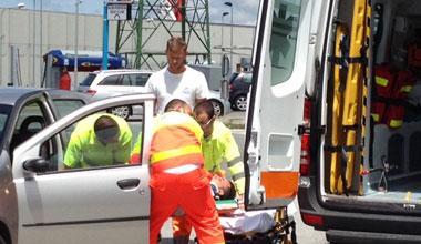 Scontro frontale tra un suv e un’utilitaria, un ferito 