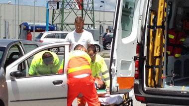 Scontro frontale tra un suv e un’utilitaria, un ferito