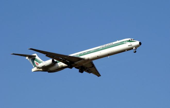 Aerei, la proposta della Sardegna: libero mercato per i turisti per 7 mesi 