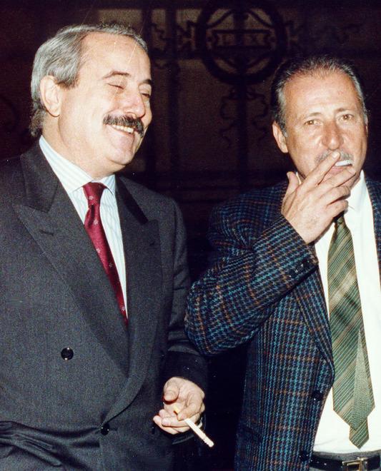 Un sasso in memoria di Falcone e Borsellino 