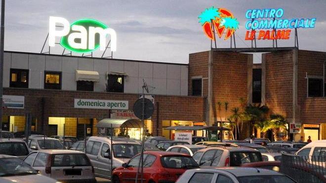 Viabilità intorno a “ Le Palme” Nei negozi tensione alle stelle