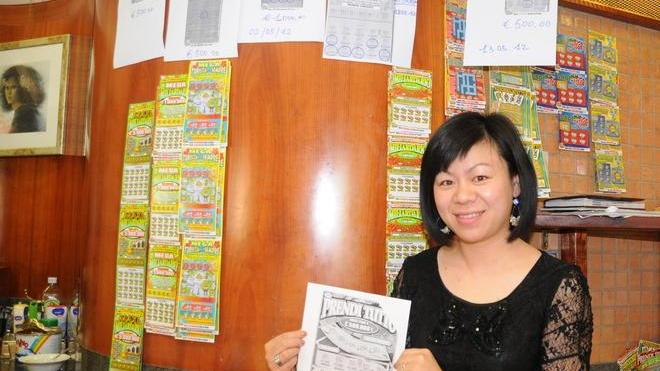 Gratta e vinci da 10mila euro al bar Puccini gestito da cinesi