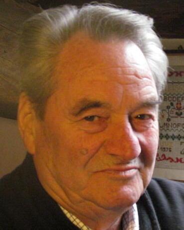 Muore ex sindaco travolto da un’auto 